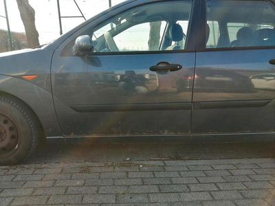 Gebraucht Ford Focus 101 PS (74 kW) 2004 Grau Kombi