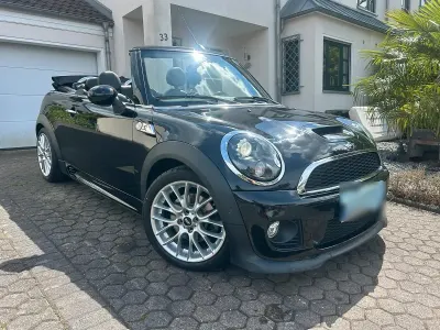 Occasion Mini John Cooper Works Cabriolet Chili 184 PK (135 kW) 2015 Zwart Cabriolet