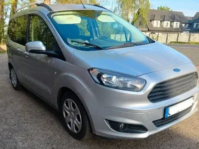 Gebraucht Ford Tourneo Courier Ambiente 101 PS (74 kW) 2017 Van / Kleinbus