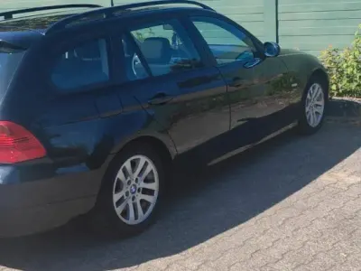Gebraucht BMW 318 129 PS (94 kW) 2006 Schwarz Kombi