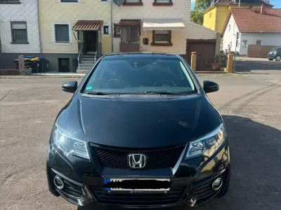 Gebraucht Honda Civic 100 PS (73 kW) 2016 Schwarz Limousine