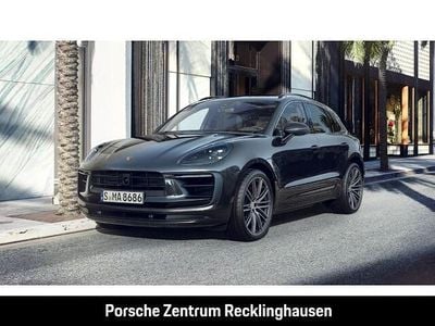Tiefschwarzmetallic Gebraucht 2024 Porsche Macan S Sport SUV | 101.890 €