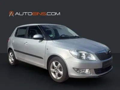 Gebraucht Skoda Fabia Style 105 PS (77 kW) 2010 Silber Limousine
