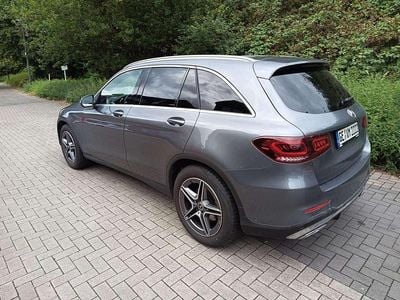 Grau Gebraucht 2022 Mercedes GLC300 AMG line Plus SUV | 43.900 € (Fairer Preis)
