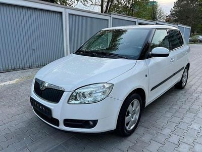 Gebraucht Skoda Fabia Ambiente 60 PS (44 kW) 2009 Weiß Limousine
