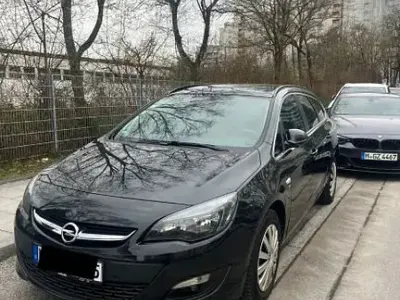 Gebraucht Opel Astra Energy 140 PS (102 kW) 2014 Schwarz Kombi