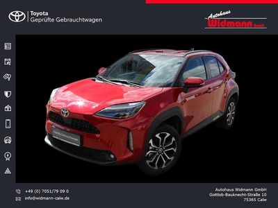 Neu Toyota Yaris Cross 131 PS (96 kW) 2025 Karminarot SUV