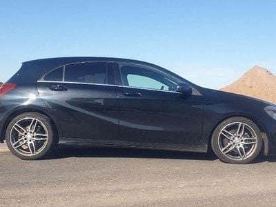 Gebraucht Mercedes A180 122 PS (89 kW) 2016 Kosmosschwarz  metalliclack Kleinwagen