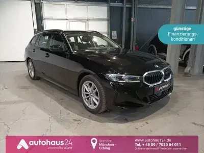 Gebraucht BMW 320 Sport Line 190 PS (139 kW) 2023 Schwarz Limousine