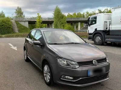 Gebraucht VW Polo Comfortline 90 PS (66 kW) 2017 Grau Kleinwagen