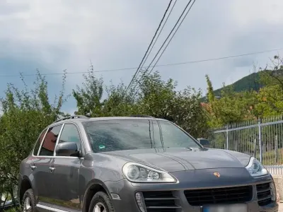 Gebraucht Porsche Cayenne 290 PS (213 kW) 2010 Grau SUV