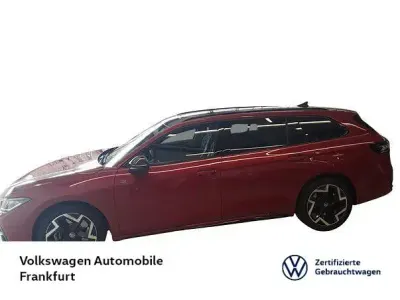Gebraucht VW Passat R-line 265 PS (194 kW) 2025 Chilirot metallic/grenadillsch Kombi
