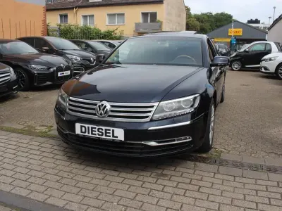 Gebraucht VW Phaeton 239 PS (175 kW) 2011 Blau Limousine