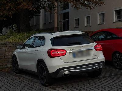 Mercedes GLA220
