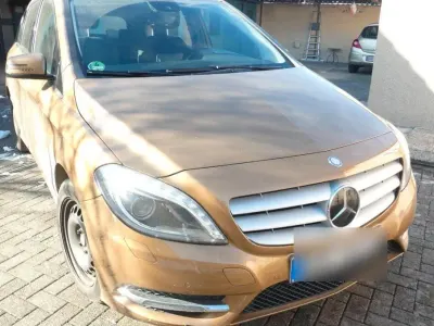 Gebraucht Mercedes B200 156 PS (114 kW) 2013 Gold Kleinwagen