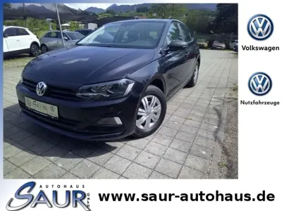 Gebraucht VW Polo Trendline 65 PS (47 kW) 2018 Deep black perleffekt Kleinwagen