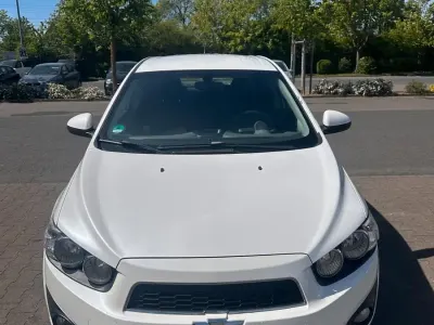 Second-hand Chevrolet Aveo 95 CP (69 kW) 2013 Alb Hatchback