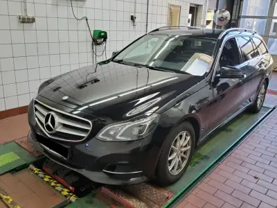 Second-hand Mercedes E220 Avantgarde 170 CP (125 kW) 2015 Negru Break