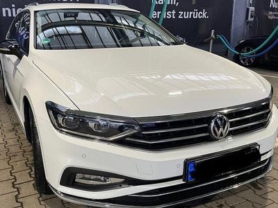 Weiß Gebraucht 2020 VW Passat Elegance Kombi | 21.748 € (Guter Preis)