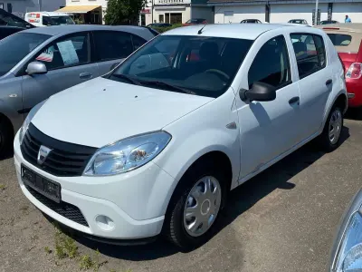 Gebraucht Dacia Sandero Basis 75 PS (55 kW) 2010 Gletscherweiss Limousine