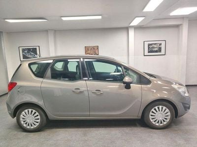 Grau Gebraucht 2010 Opel Meriva Edition Van / Kleinbus | 2.490 € (Superpreis)