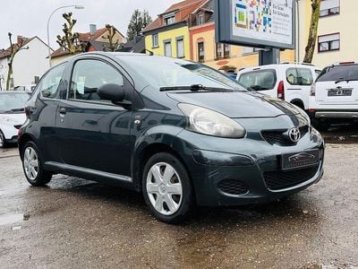 Gebraucht Toyota Aygo Basis 68 PS (50 kW) 2010 Grau Kleinwagen