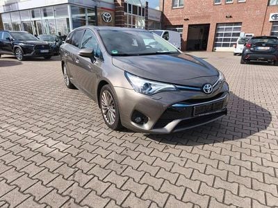 Gebraucht Toyota Avensis Edition-S 147 PS (108 kW) 2017 Platinum bronze Kombi