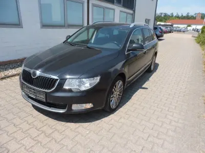 Gebraucht Skoda Superb Comfort 170 PS (125 kW) 2011 Schwarz Kombi
