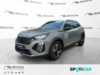Gebraucht Peugeot 2008 Allure 131 PS (96 kW) 2024 Blau/typ aussenverkleidung metallic drei schichten perlmutt SUV