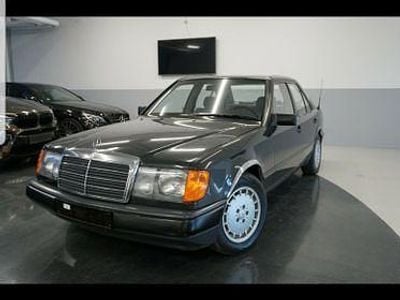 Grau Gebraucht 1989 Mercedes 260 Limousine | 5.900 €