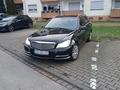 Gebraucht Mercedes C220 170 PS (125 kW) 2014 Schwarz Kombi