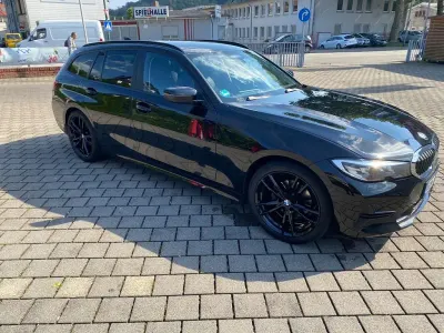Gebraucht BMW 320 Sport Line 190 PS (139 kW) 2020 Schwarz Kombi