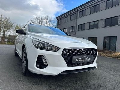Gebraucht Hyundai i30 140 PS (102 kW) 2017 Weiß Limousine