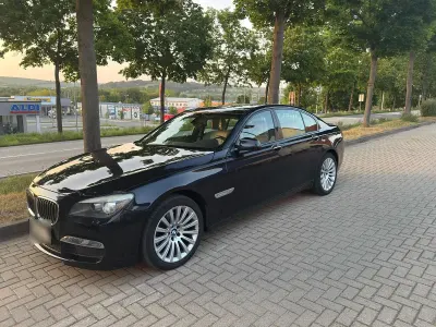 Gebraucht BMW 730 M Sport 245 PS (180 kW) 2010 Schwarz Limousine