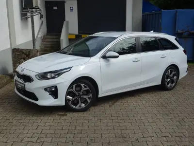 Gebraucht Kia Ceed Sportswagon Spirit 140 PS (102 kW) 2019 Weiß Kombi
