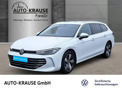 Gebraucht VW Passat 150 PS (110 kW) 2025 Pure white Kombi
