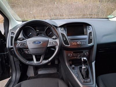 Gebraucht Ford Focus Business Edition 120 PS (88 kW) 2015 Grau Kombi