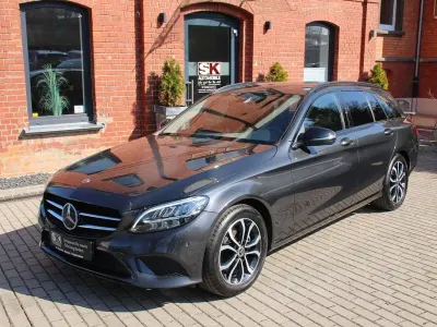 Gebraucht Mercedes C200 Avantgarde 160 PS (117 kW) 2019 Grau Limousine