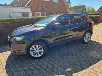 Gebraucht Nissan Qashqai Acenta 116 PS (85 kW) 2016 Violett SUV