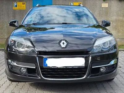 Używany Renault Laguna GrandTour Expression 140 KM (102 kW) 2012 Czarny Kombi