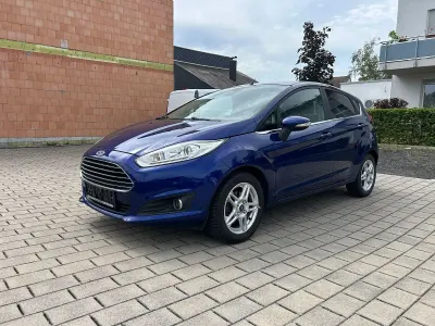 Gebraucht Ford Fiesta Individual 125 PS (91 kW) 2014 Blau Kleinwagen