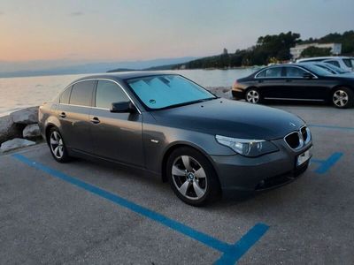 BMW 523