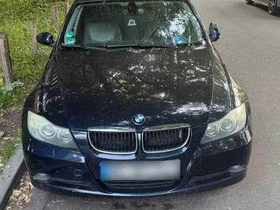 Gebraucht BMW 320 163 PS (119 kW) 2007 Blau Kombi