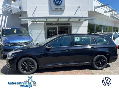 Gebraucht VW Passat 150 PS (110 kW) 2021 Deep black perleffekt (metallic) Kombi
