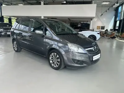 Gebraucht Opel Zafira Design Edition 140 PS (102 kW) 2011 Grau Van / Kleinbus