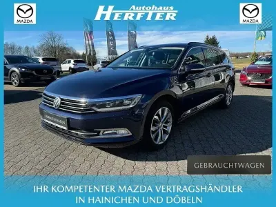 Gebraucht VW Passat Comfortline 180 PS (132 kW) 2016 Blau Kombi