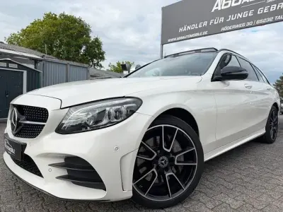 Używany Mercedes C400 AMG 333 KM (244 kW) 2019 Biały Kombi