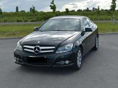 Gebraucht Mercedes C180 156 PS (114 kW) 2012 Schwarz Coupé
