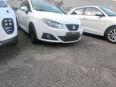 Usata Seat Leon 75 CV (55 kW) 2010 Bianco Utilitaria