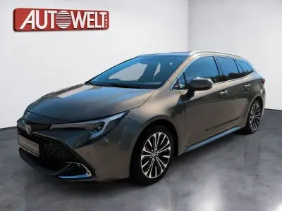 Używany Toyota Corolla Team 140 KM (102 kW) 2024 Złoty Kombi